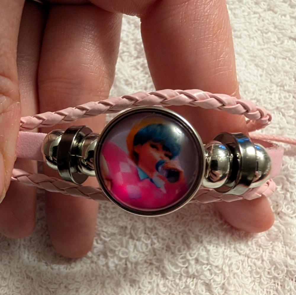 🦋 Kpop Demon Hunters Bracelet With Boy